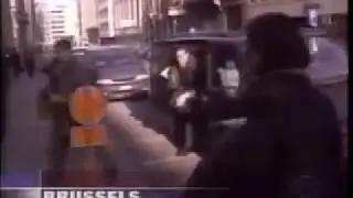 شاهد بيل غيتس يتعرض للإحراج ( ضربة الكعكة )