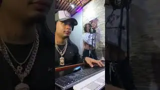 Chiquita saoco y Wander Love grabando con El Baby R #elbabyr #chiquitasaoco #wanderlove