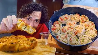 Cheesy Pull-Apart Pepperoni Pizza Rolls !