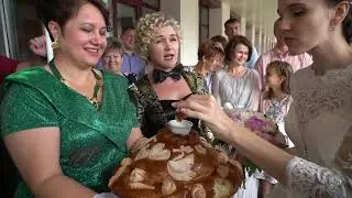 Встреча молодых у ресторана