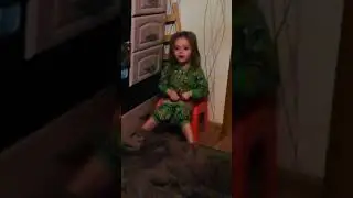 Певица на горшке (смотреть до конца)