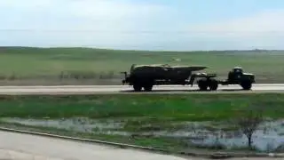 Колонна боевой техники. A column of military equipment