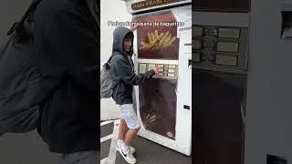 Lo de la baguette en francia es enserio😂 instagram: marsalmulet 