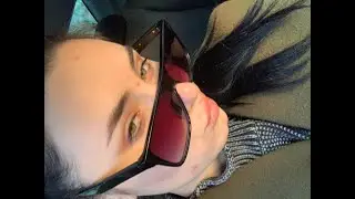 девушка стримит 18+
