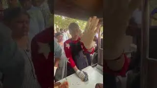Delhi Viral Girl Vada Pav Street food | Viral girl delhi #shorts #streetfood #vadapav