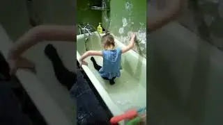 Купание в одежде