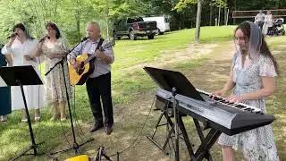Full Gospel Church - Group - Голубеє небо, білосніжний одяг...