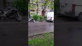 Парковка автотранспорта во дворах Петербурга - кому как Бог на душу положит