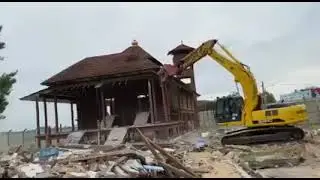 detik masjid airport sultan ismail petra dirobohkan