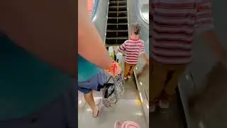 Zindagi ek safar hai suhana #shorts #viral #trending #travel #train #cutebaby #journey #ytshorts