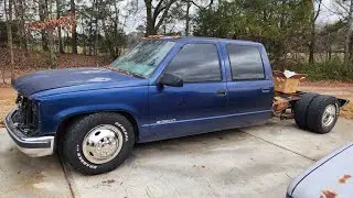 Dropping the fuel tank on the "Blue Dually" with @Benjocold  #dually #c3500 #lowered