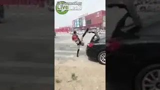 Очень гибкая мама