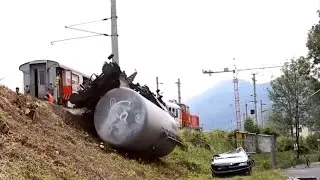 TOTAL IDIOTS AT WORK 2023