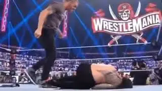 Edge Delivers a vicious spear to Roman Reigns | Elimination Chamber 2021