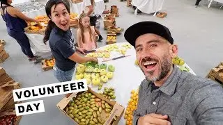 They GIVE AWAY ALL this FOOD (Setting up the HEIRLOOM EXPO)