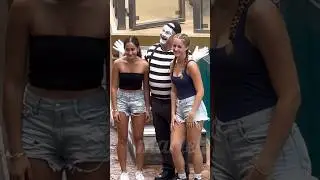 Tom the famous SeaWorld mime