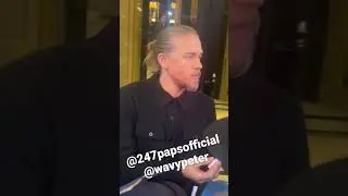 Charlie Hunnam stopping for fans last night infront of his hotel in nyc 