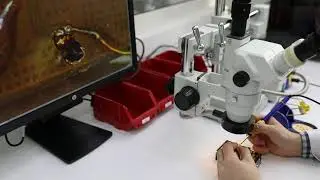 Micro soldering on a monolithic Flash drive