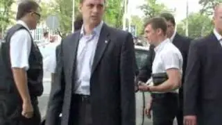 Телохранители отразили  нападения  на VIP персон в ходе смотра   Видео   Лента новостей  РИА Новости 