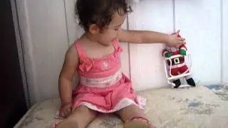 Bia Cantando Papai Noel