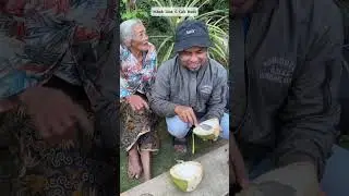 MAMPIR KE RUMAH NENEK DI KASIH KELAPA MUDA SEGAR