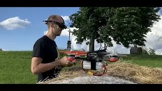 závodní dron-létání na louce
