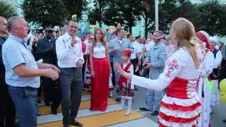 Глава Чувашии Игнатьев на творческом бульваре в Чебоксарах