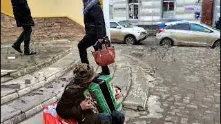 Астрахань Круто сыграл Баянист