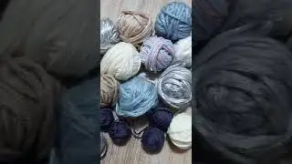 Связала жилетку из кучи разных остатков пряжи. Как вам?) 