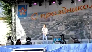 ВИКА КУРЗОВА ПОЗДРАВИЛА УЧАЩИХСЯ С 1 СЕНТЯБРЯ