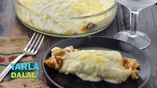 व्हाइट सॉस में बेक्ड राटौटोइल पेनकेक्स Baked Ratatouille Pancakes in white Sauce by Tarla Dalal