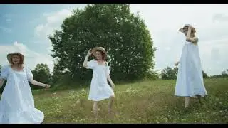 No Copyright Videos -Three Happy Women in the Grass Fields - No Copyright Zone
