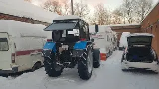 Harsh start, frost, snowstorm, Tractor MTZ-82 does not start. I run around it like Santa Claus.