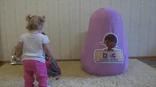 Unpacking toys Doctor Plyusheva ogro