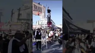 5’6” DUNKER HAS 50 INCH VERTICAL 