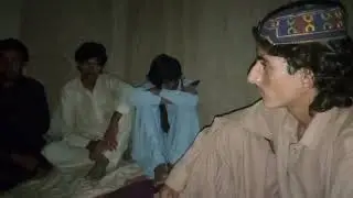 لورالائی میں چاچا مجید اپنے شعری سناتے ہوئے بلوچی شاعری میں ویڈیو