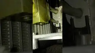 Freon leaks through the TRV valve of the air conditioner on the Lanos under the dashboard.