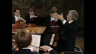 Mozart, Concierto para piano Nº 12 en La mayor, K414. Vladimir Ashkenazy, piano