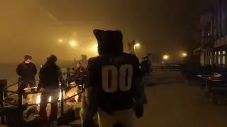 Pow Down: Huskies on the Pass