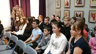 Выставка платков в МВЦ