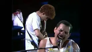 QUUEN   Bohemian Rhapsody Live At Wembley Stadium  Saturday