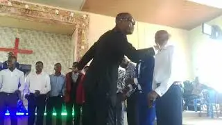 chorecu boma avec le dt djodjo makuala le seigneur était au Rdv à la paroisse BOMA 1 la saveur