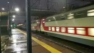 ЭП2К С ДВУХЭТАЖНЫМИ ВАГОНАМИ ПРОЕЗЖАЕТ ПЕТРОВСКО РАЗУМОВСКУЮ