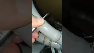 Чтобы шланг не загибался/сминался, ставьте скобу или спираль