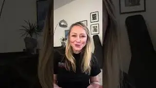 Chair 102 with Nina Siemaszko