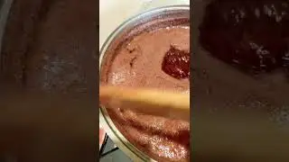 Шоколадное сливовое варенье.