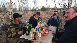 Частушки под гармонь от нашего кореша. Отмечаем Пасху в кругу друзей.