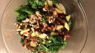 Kale salad (Freshly picked from my garden). سلطة الكيل الطازجة