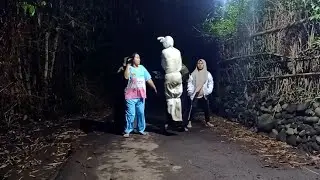 Pocong Gokil Paling Ngakak || Prank Mama Muda latah😂