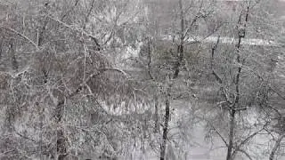 А снег идет.